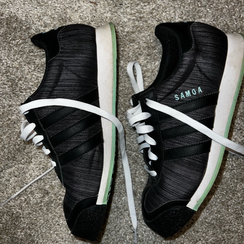 Women’s Adidas Samoas